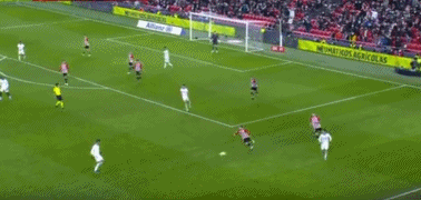 因右踝发炎，朗尼克取消了担任阿森纳vs拜仁解说嘉宾的计划