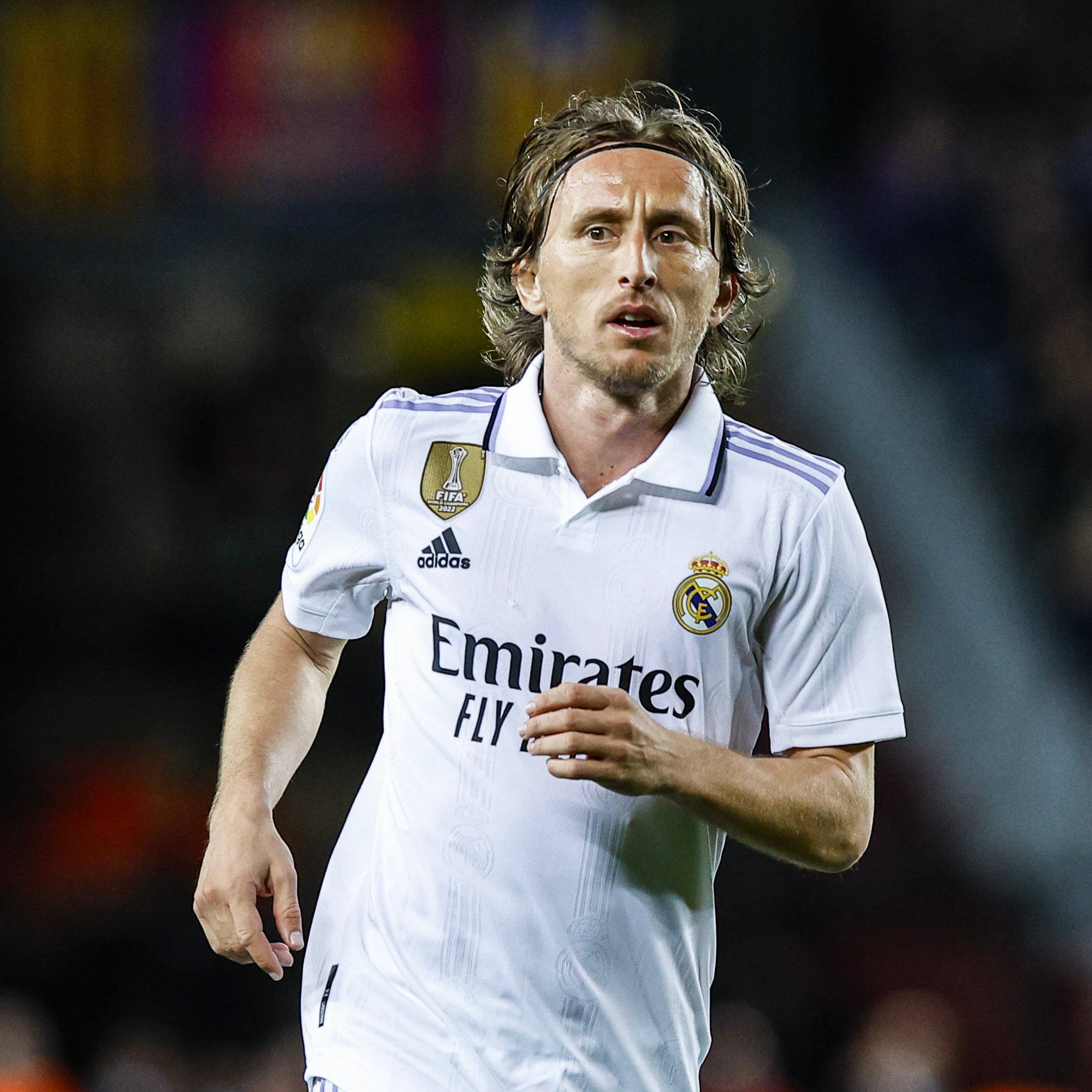 渐入佳境，安迪-迪乌夫首次代表国米首发斩获处子球