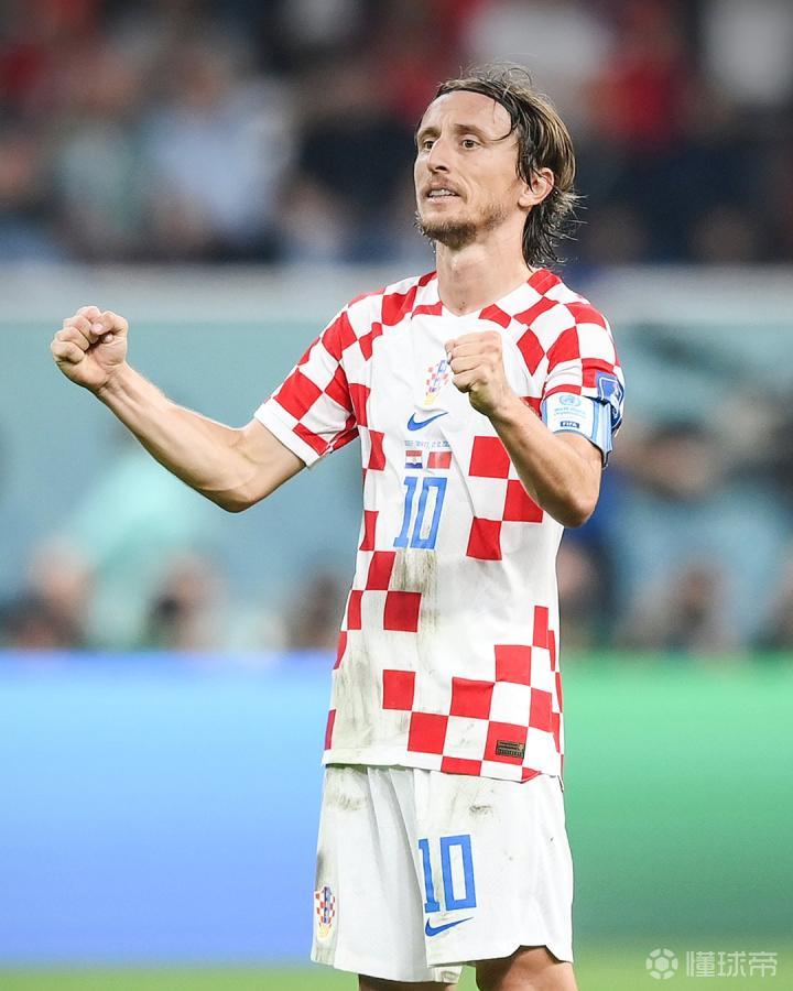 球迷：今天这队真的帅疯了